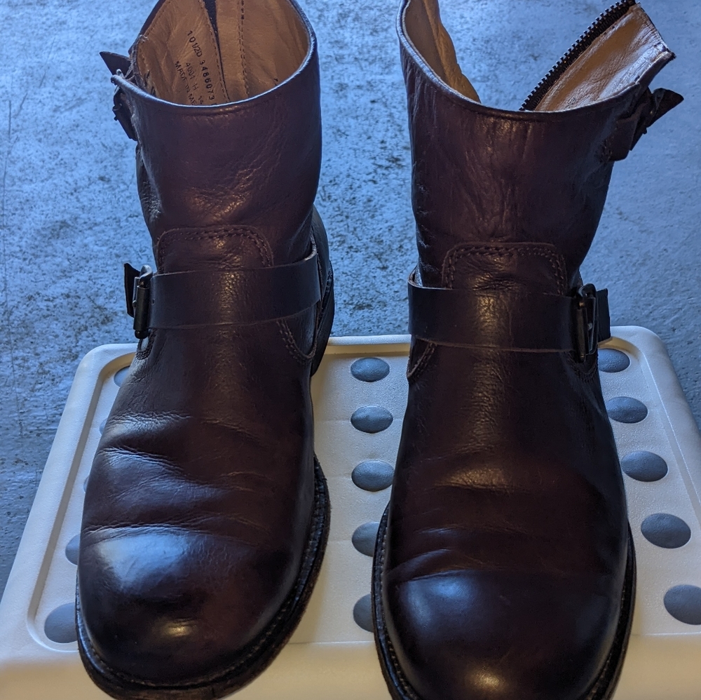 Men's Frye zip up boots